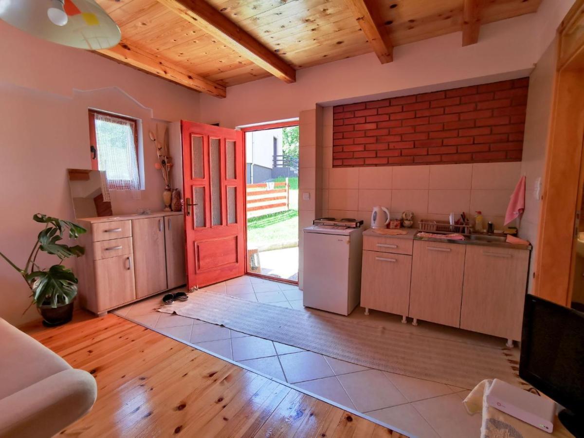 Apartmani Beslic Kremna Exterior foto
